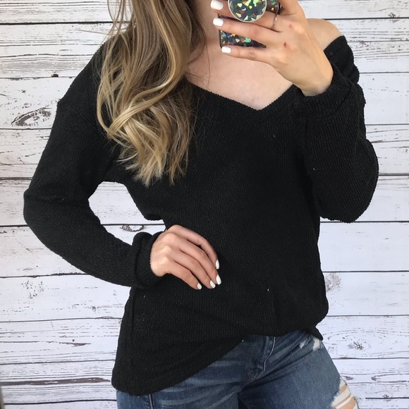 ❗️1 LEFT❗️ Black Oversized Vneck Knit Sweater - Picture 3 of 8